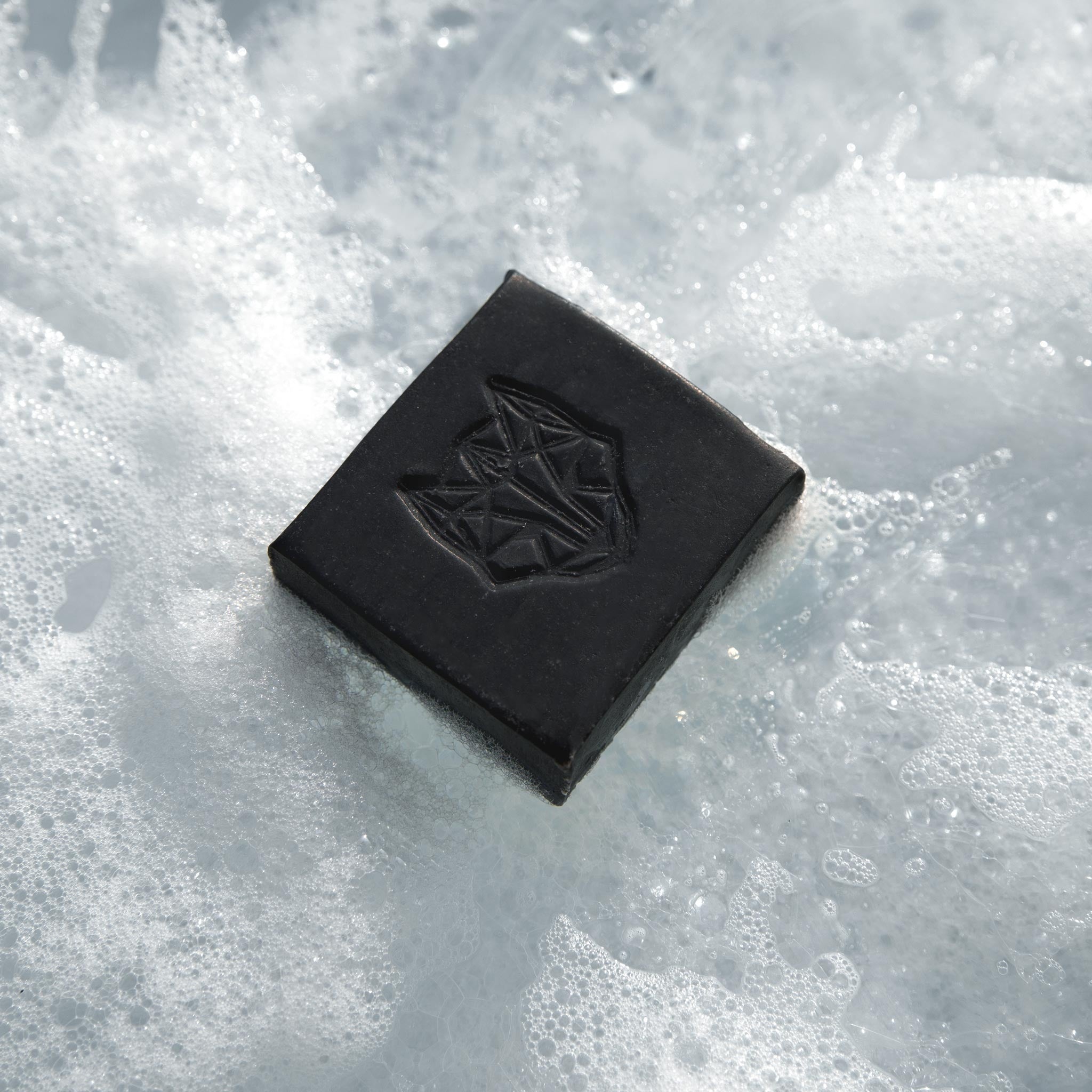 ブラジル産ブラッククレイ配合のブラック