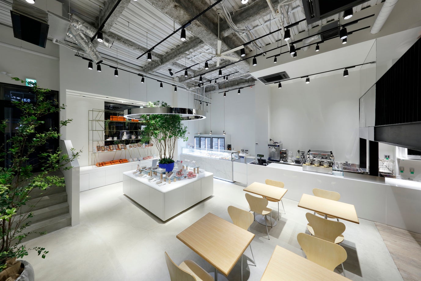 リヴァージュモンシェール内観