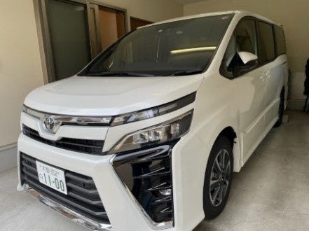 寄贈車　トヨタ　ヴォクシー