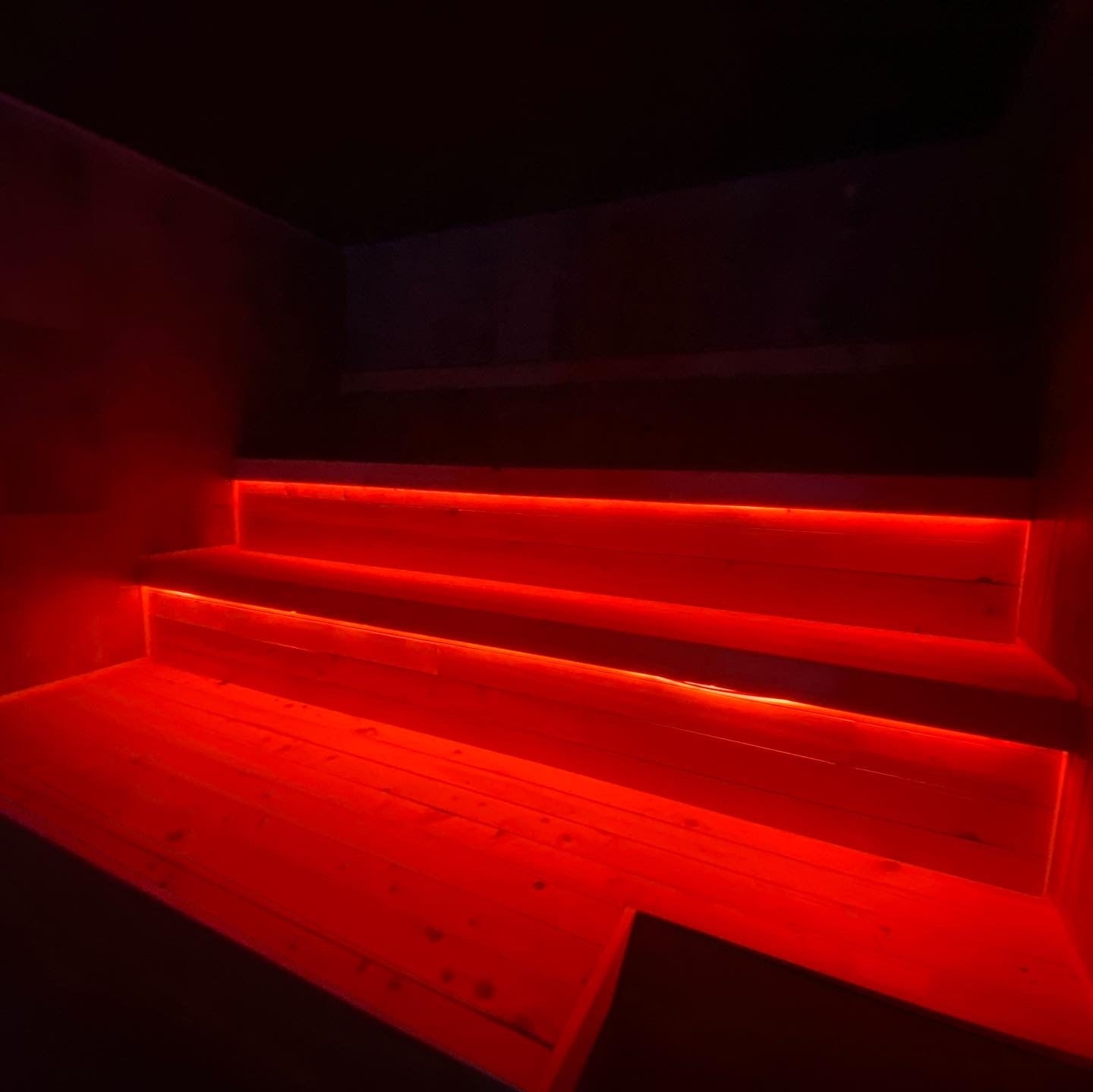 完成した森のポルクサウナ