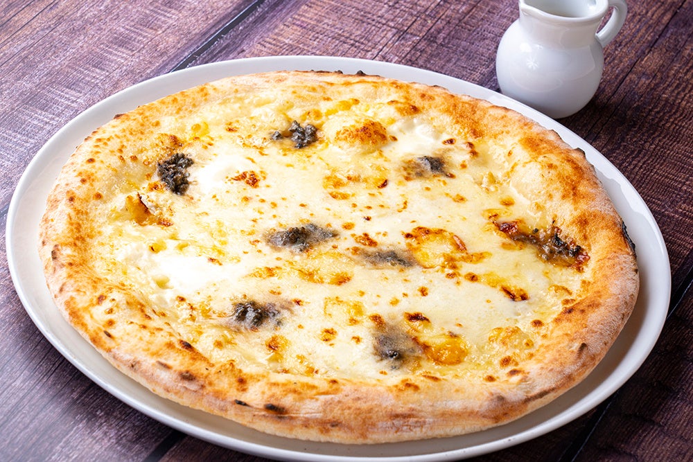 北海道産4種チーズを使ったとろ～りピッツァ 北海道産はちみつ添え