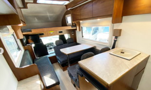 図4.　キャンピングカーの内部空間