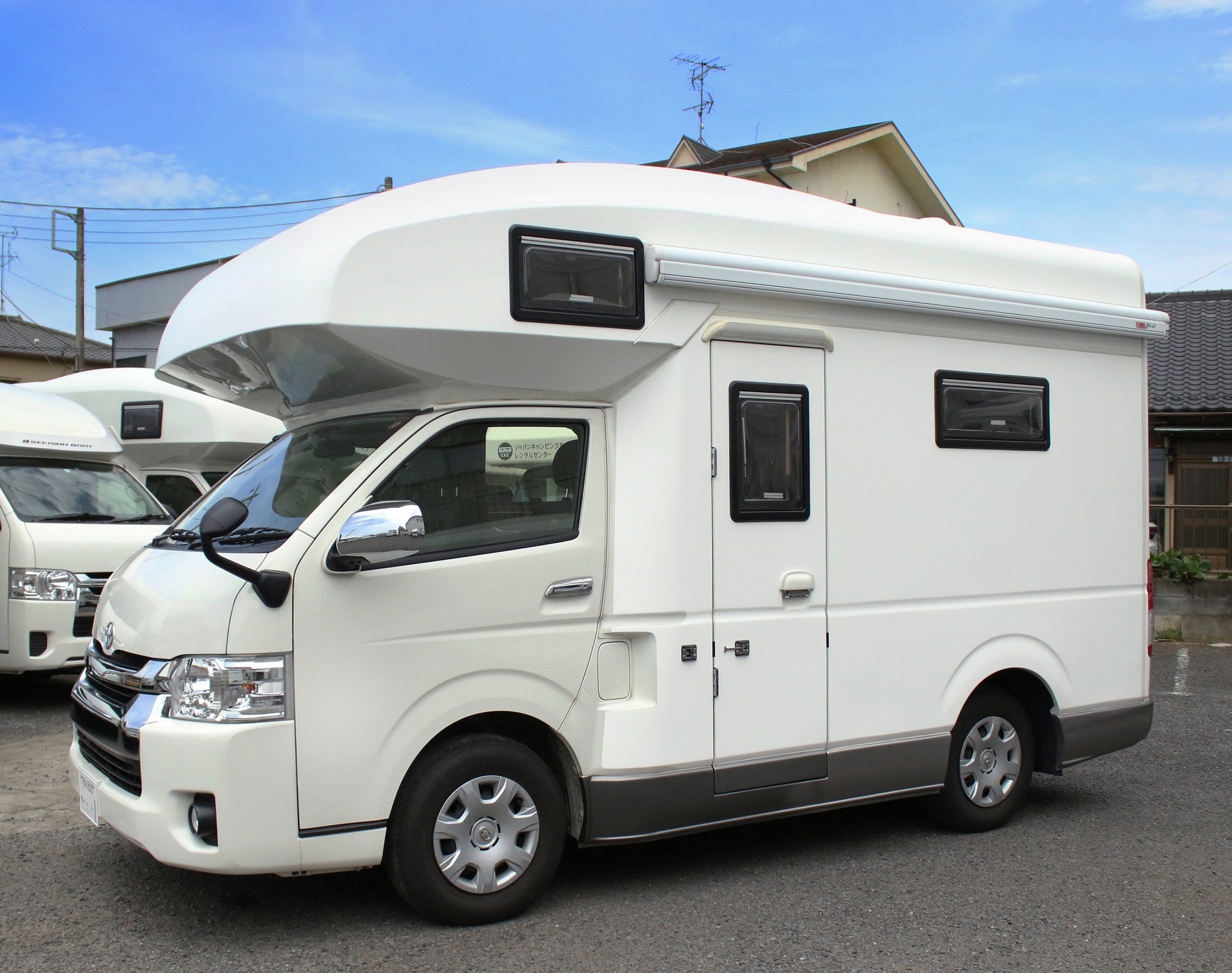 図１.　キャンピングカー写真（ロビンソン771） 