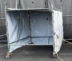 図4. 「涼し~ト™」施工の簡易休憩所