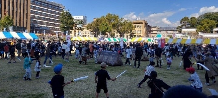 チャンバラ合戦の様子