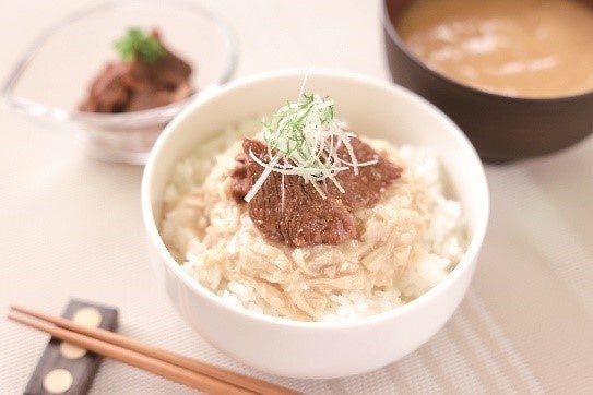 ゆば丼の鹿肉添え