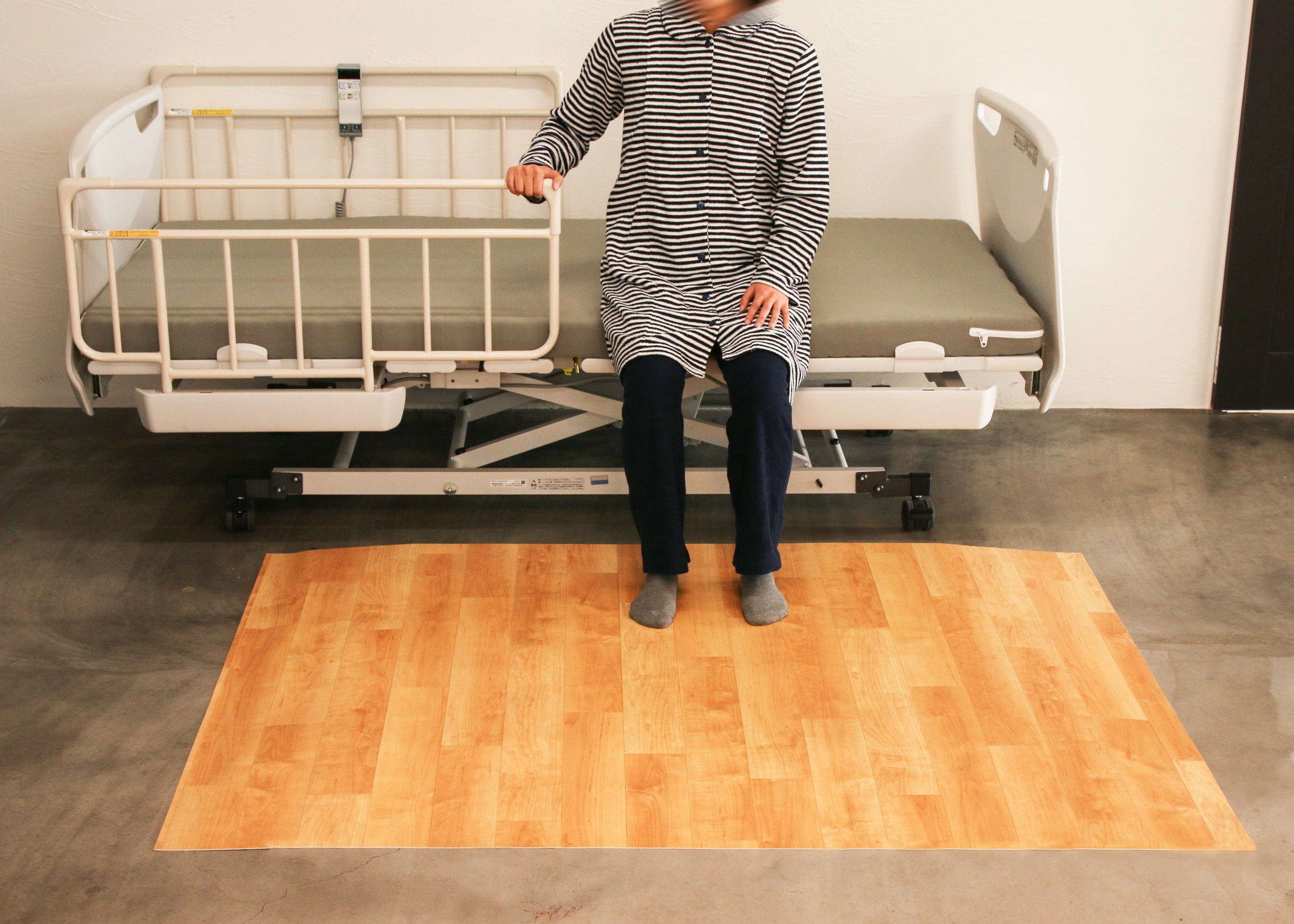 転倒骨折リスクを低減する新しい床「ころやわ」が、『転倒予防学会推奨