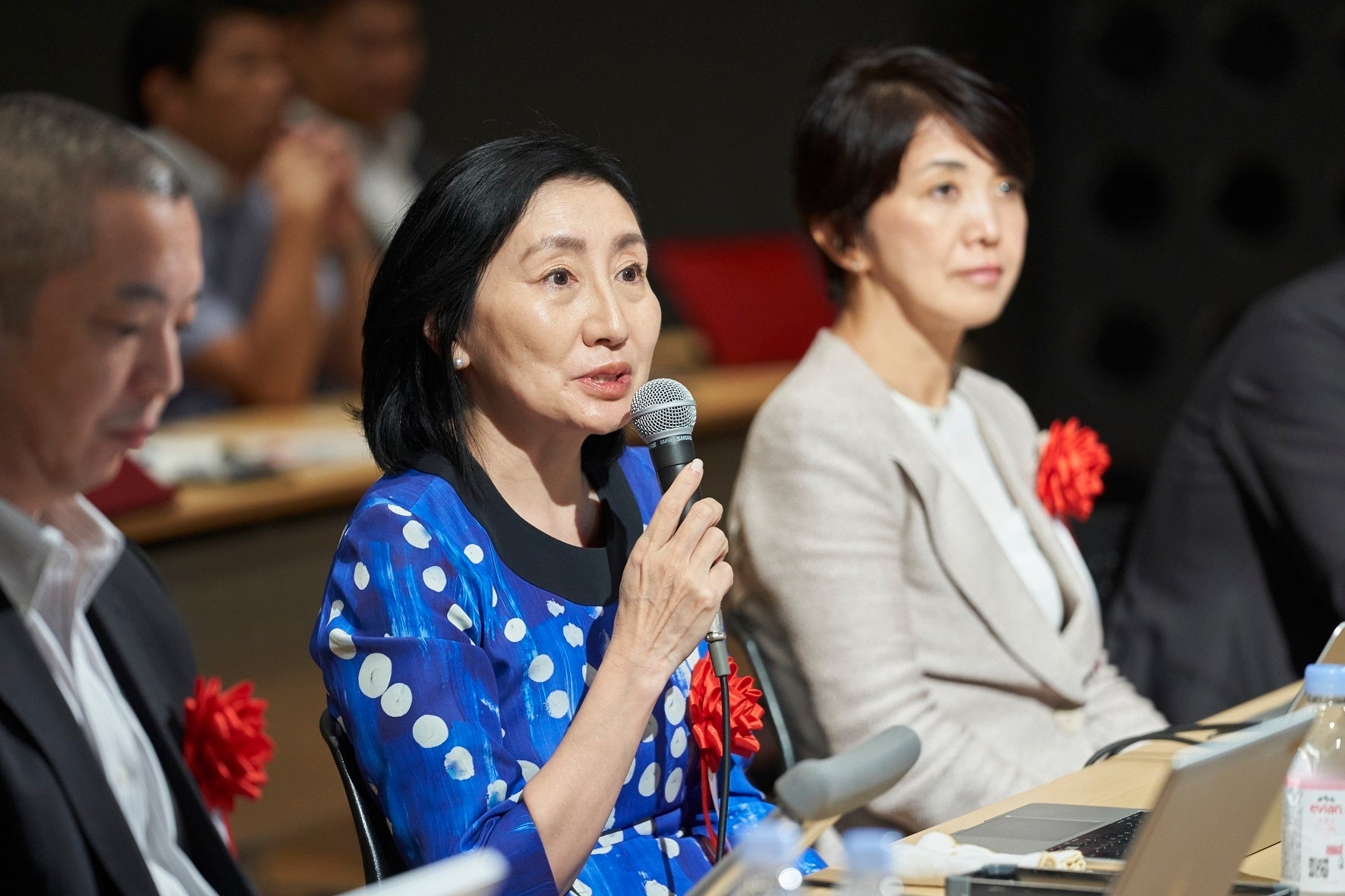 審査員の MPower Partners ゼネラル・パートナー　関美和様（真ん中）