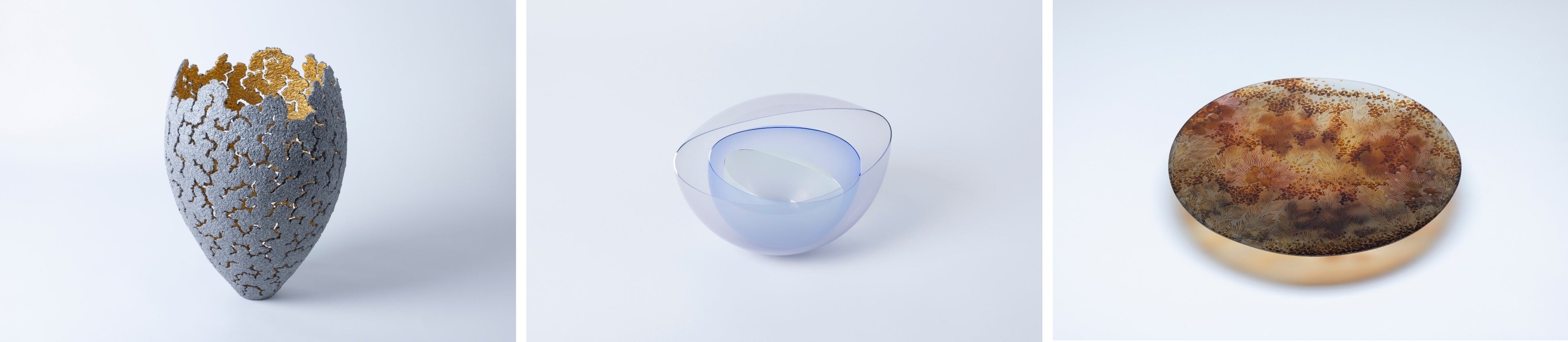 左から「バイオフィリア; ハッチ」外山氏作、「心象のかさね」田中氏作、「さざなみⅠ」藤田氏作