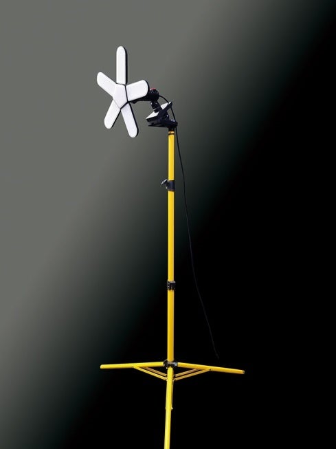 投光器スタンドにも設置が可能