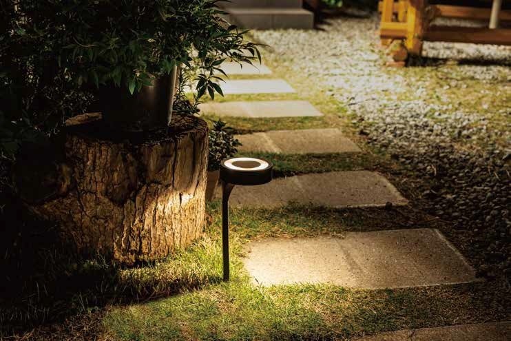 お庭のアプローチにおすすめ 夜も明るく防犯対策におすすめお庭と足元を明るく照らすソーラーライト ソーラーパスウェイライト がデビュー 株式会社コメリのプレスリリース お庭のアプローチにおすすめ 夜も明るく防犯対策におすすめお庭と足元を明るく照らすソーラーライト ソーラーパスウェイライト がデビュー 株式会社コメリのプレスリリース