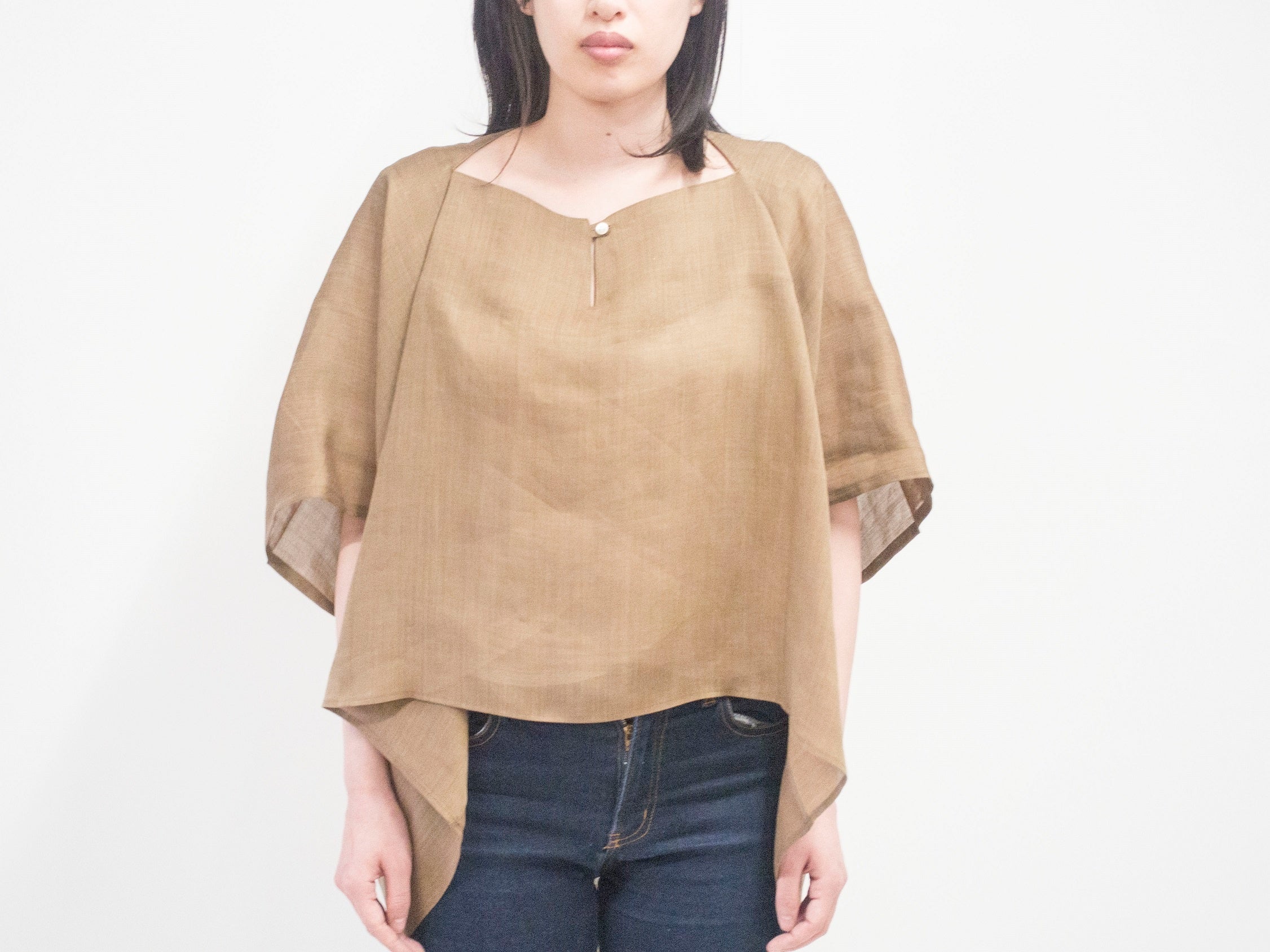 羽織ると立体になり、