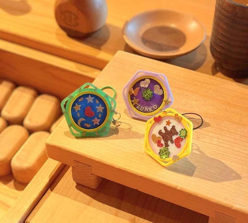 シールを貼ってつくるオリジナルのちびこま