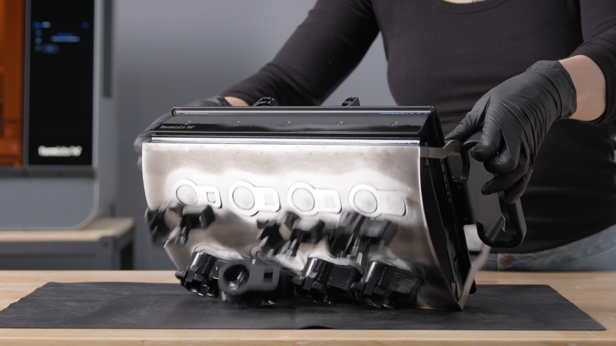 ビルドプラットフォーム2Lでの小型品の取り外し