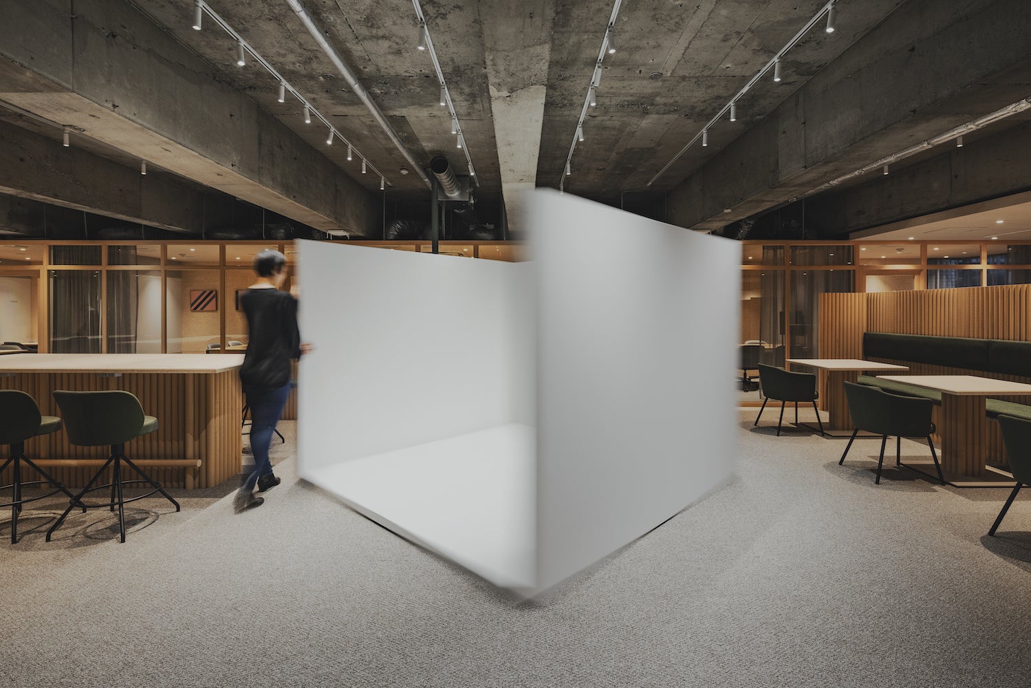 「GNUS DICE」は360度回転することができる／写真：堀越圭晋