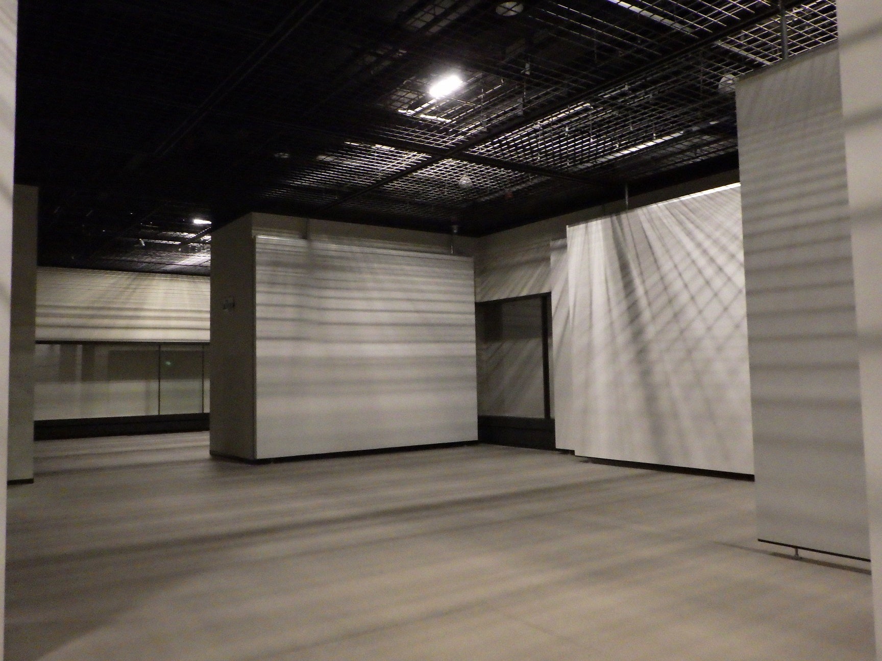 移動壁を動かした展示室