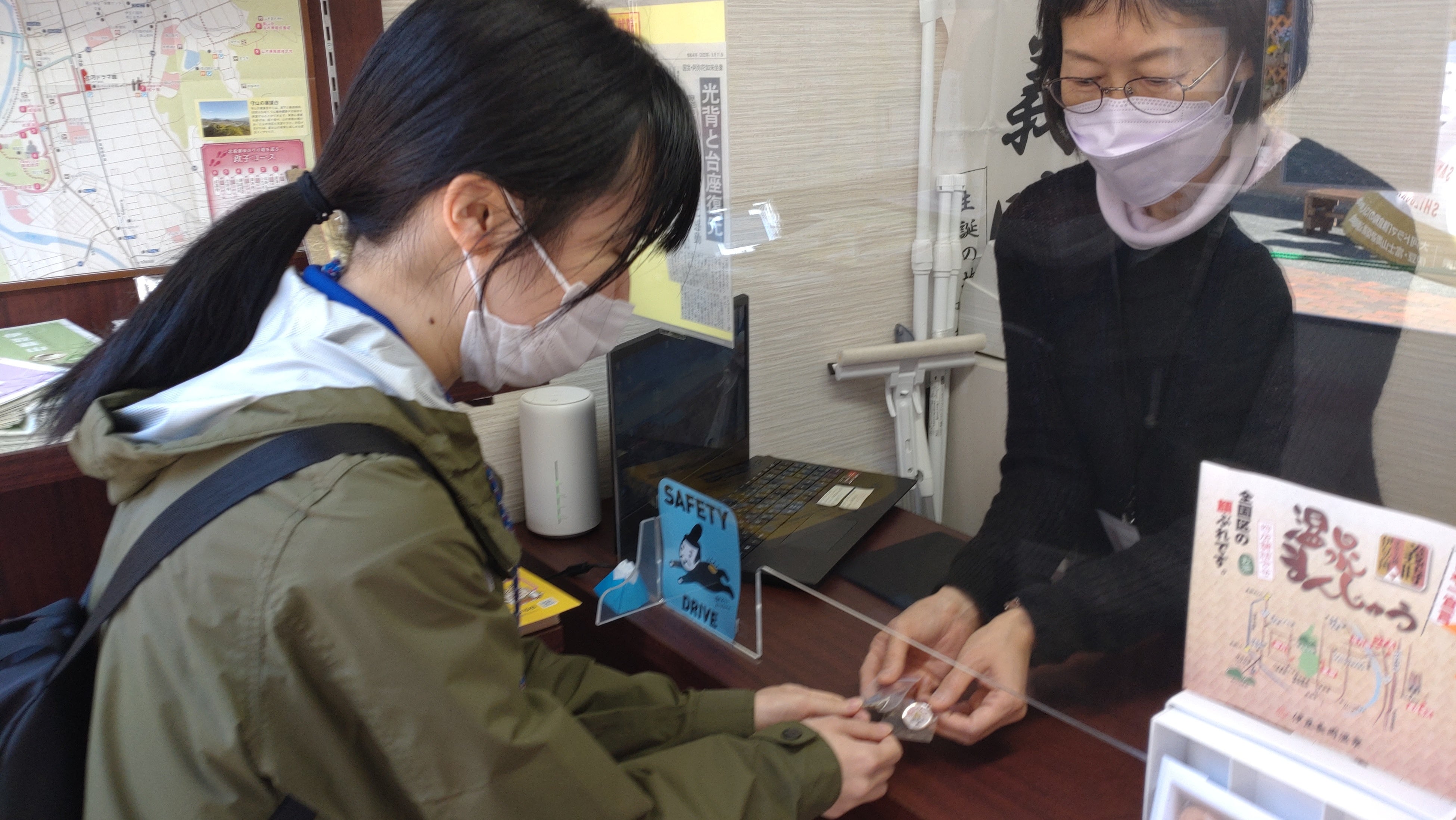 ピンバッジプレゼント