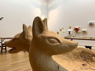 《狼チェア》粘土原型（部分）2022年