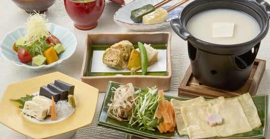 湯葉と豆腐の店 梅の花のヴィーガン懐石が3月リニューアル!100%植物性の「MAGI DASHI 白だし」を使用しさらに美味しく! 湯葉と豆腐の店 梅の花のヴィーガン懐石が3月リニューアル!100%植物性の「MAGI DASHI 白だし」を使用しさらに美味しく!