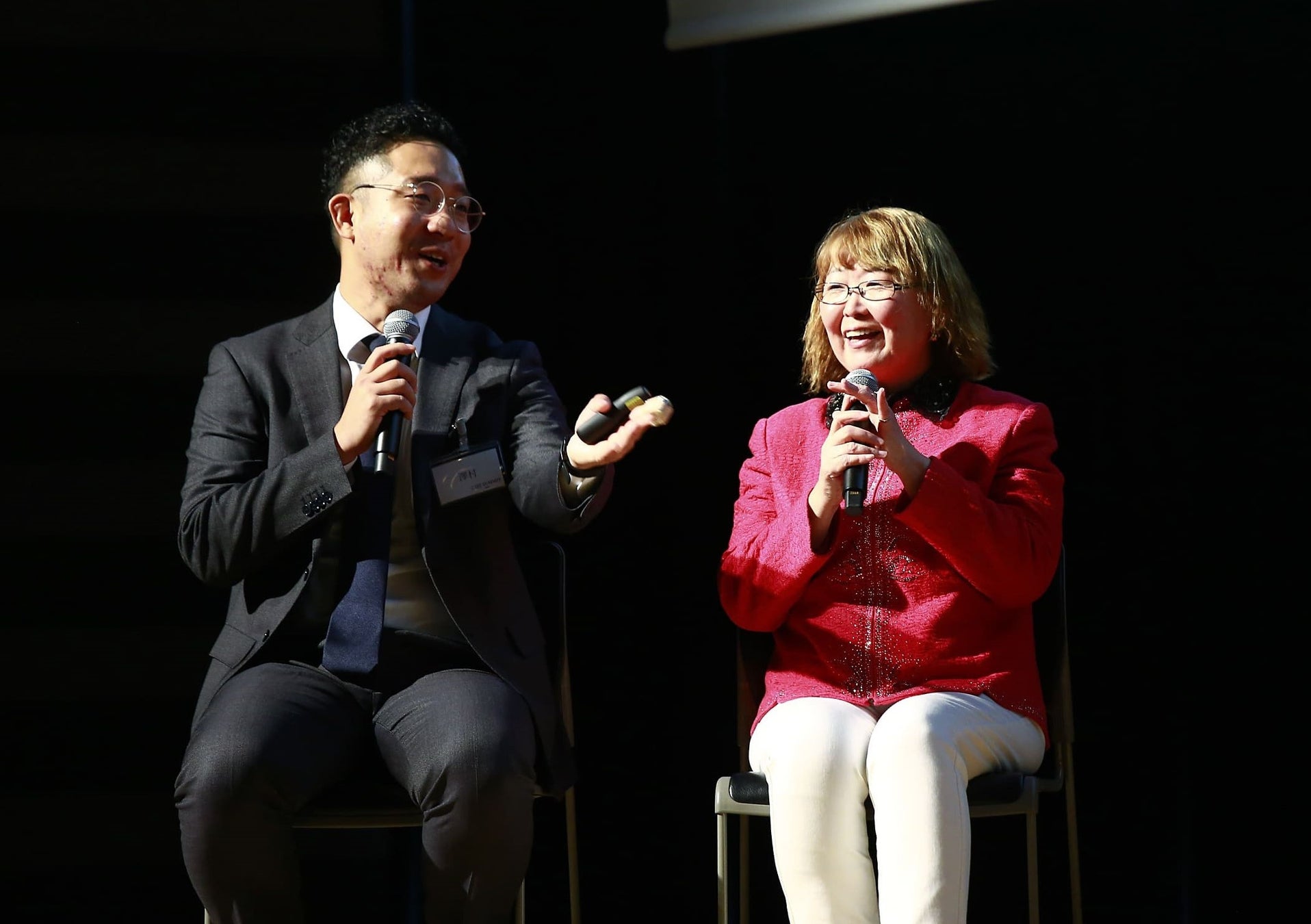 写真左:IBJ澤村 勇典 右:山田  由美子氏