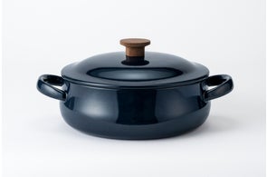 有田焼」窯元との共同製作による磁器製「応量器」。好評につき、新たに 有田焼」窯元との共同製作による磁器製「応量器」。好評につき、新たに