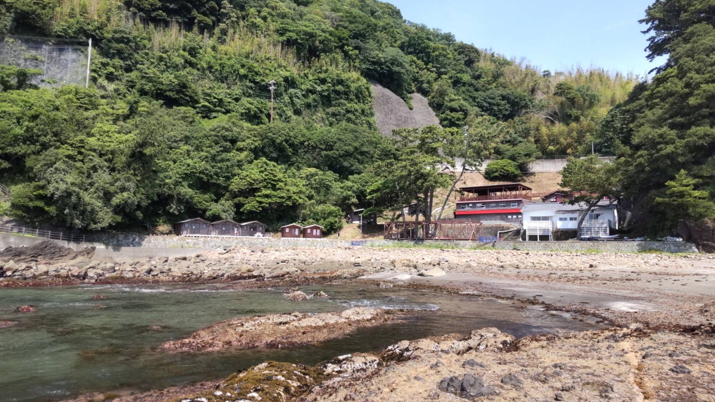 フリーキャンプ 持ち込み自由のbbqを楽しめる海辺の3棟のコテージ Blue Moon を東伊豆 河津にopen 株式会社 西巻観光のプレスリリース