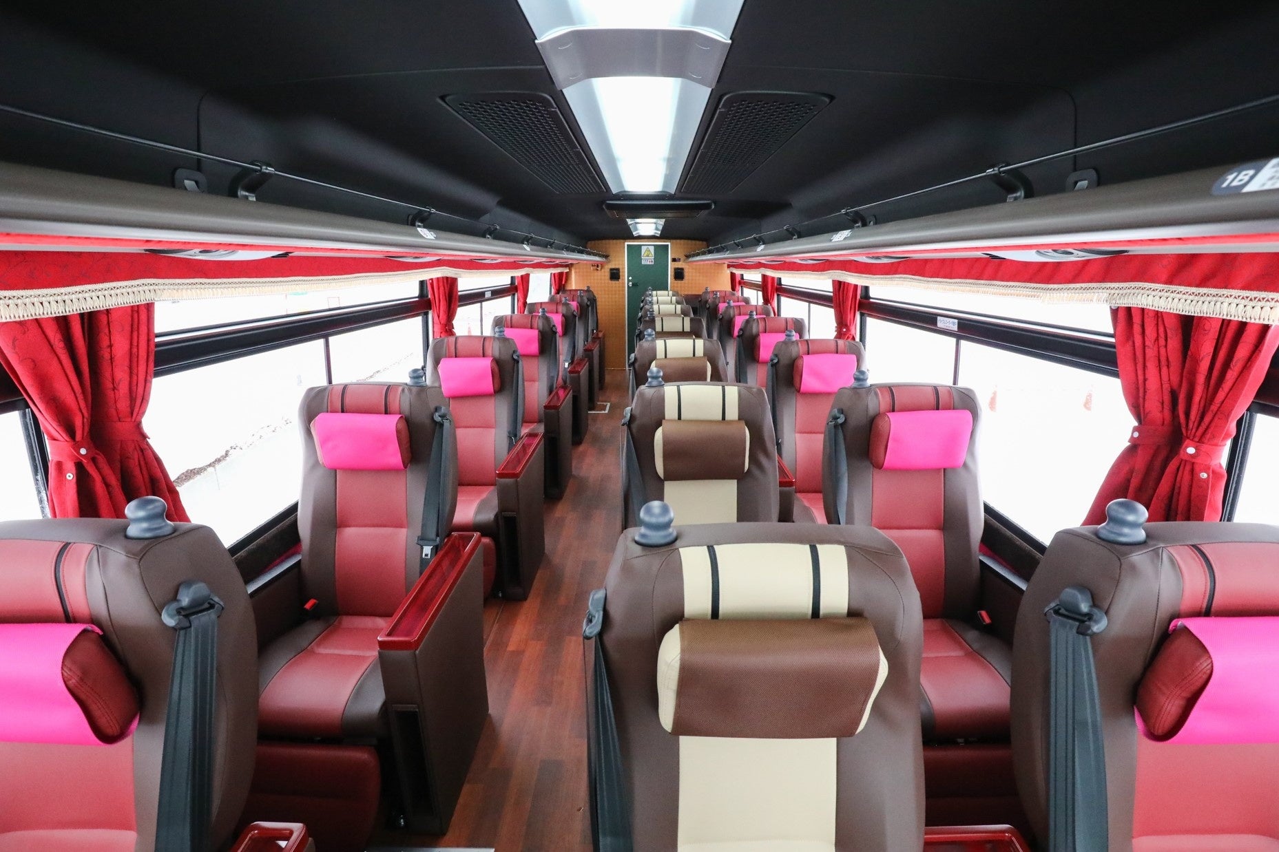 F VILLAGE CRUISER　車内