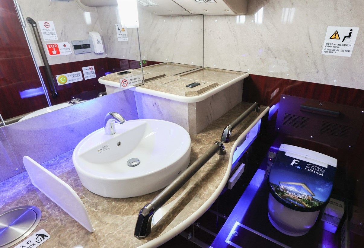 F VILLAGE CRUISER　化粧室