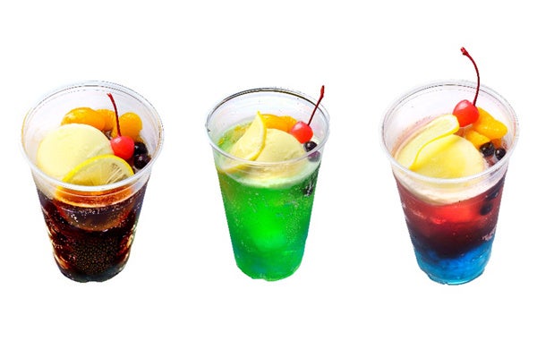 ハロウィンスペシャル コーラ/メロンソーダ/山ぶどう(各680円)