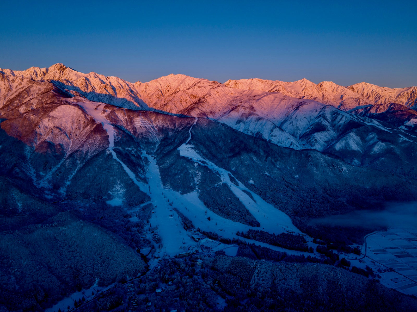 白馬五竜で見られるモルゲンロート