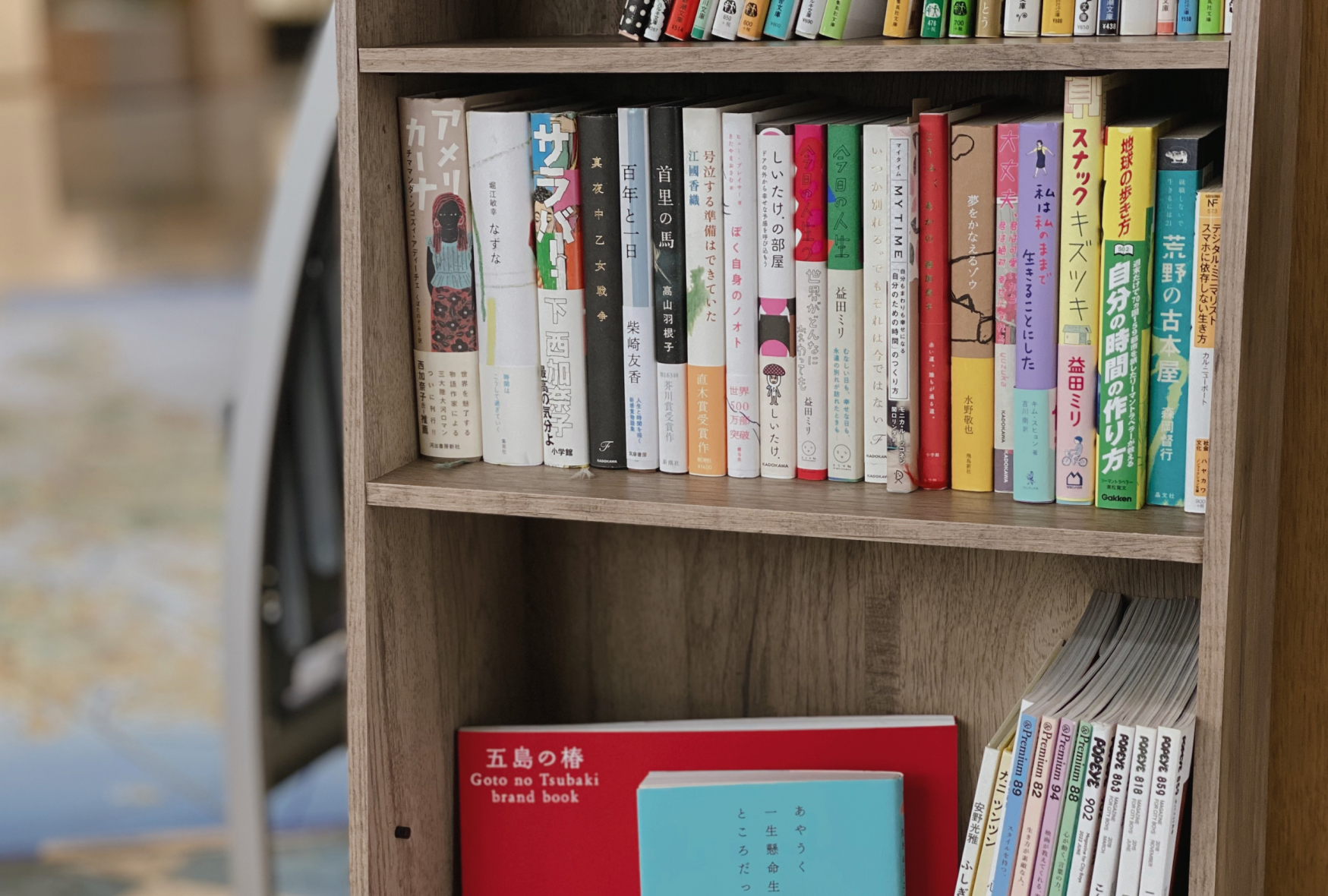 旅の本棚は有川港ターミナルと奈良尾港ターミナルに設置。