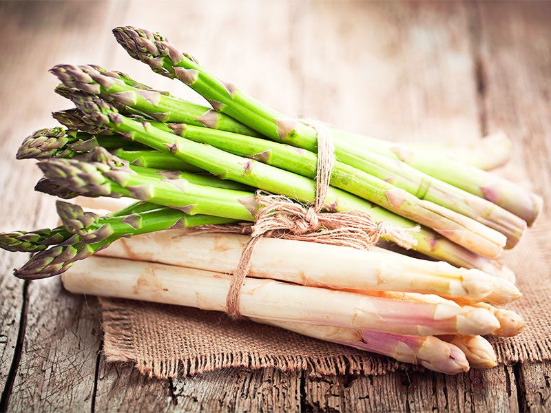 ホワイトアスパラとグリーンアスパラ