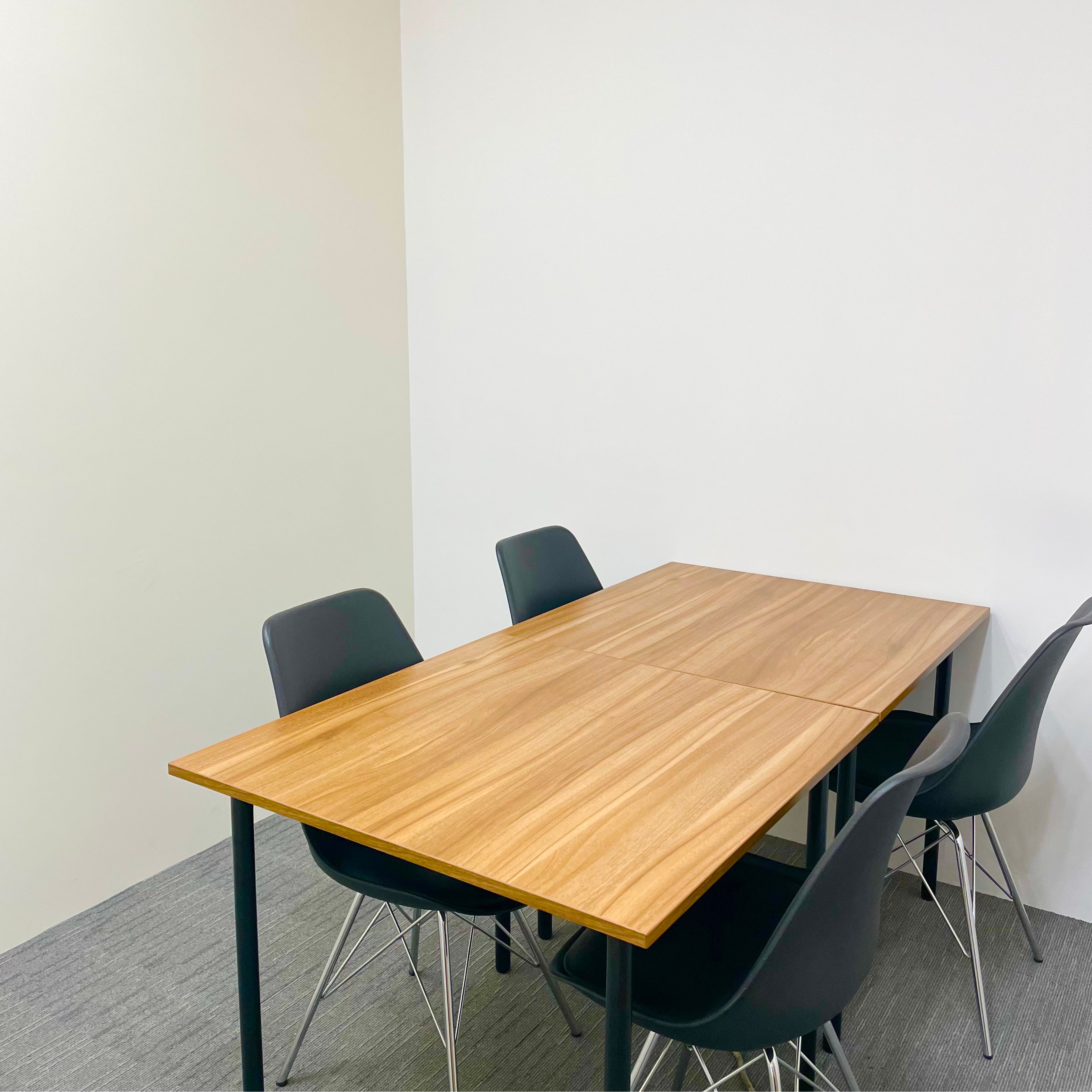 防音にも優れる個室。