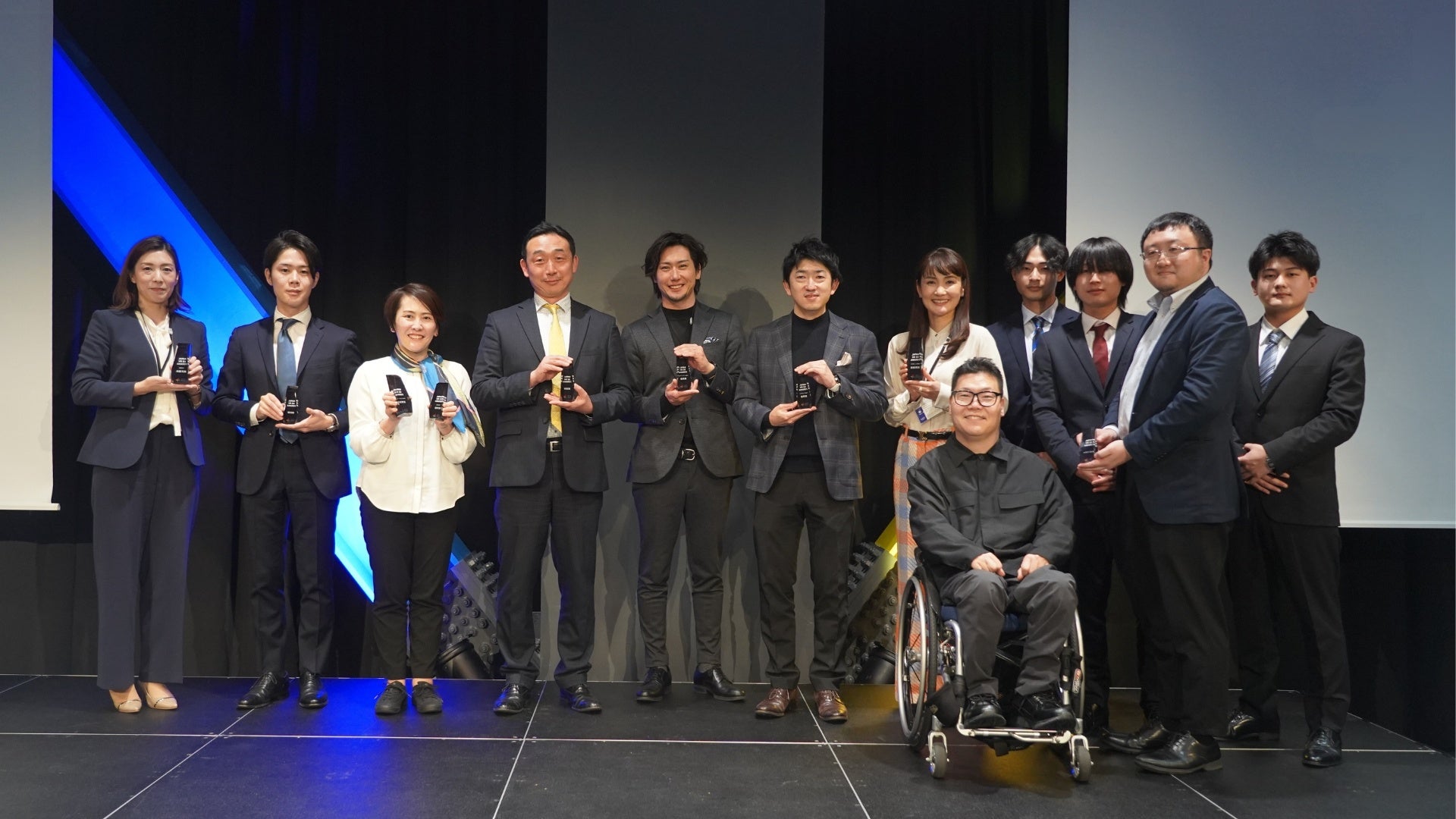 受賞の様子：受賞者の皆さん