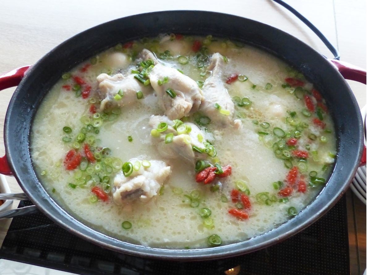 鶏手羽元のサムゲタン風