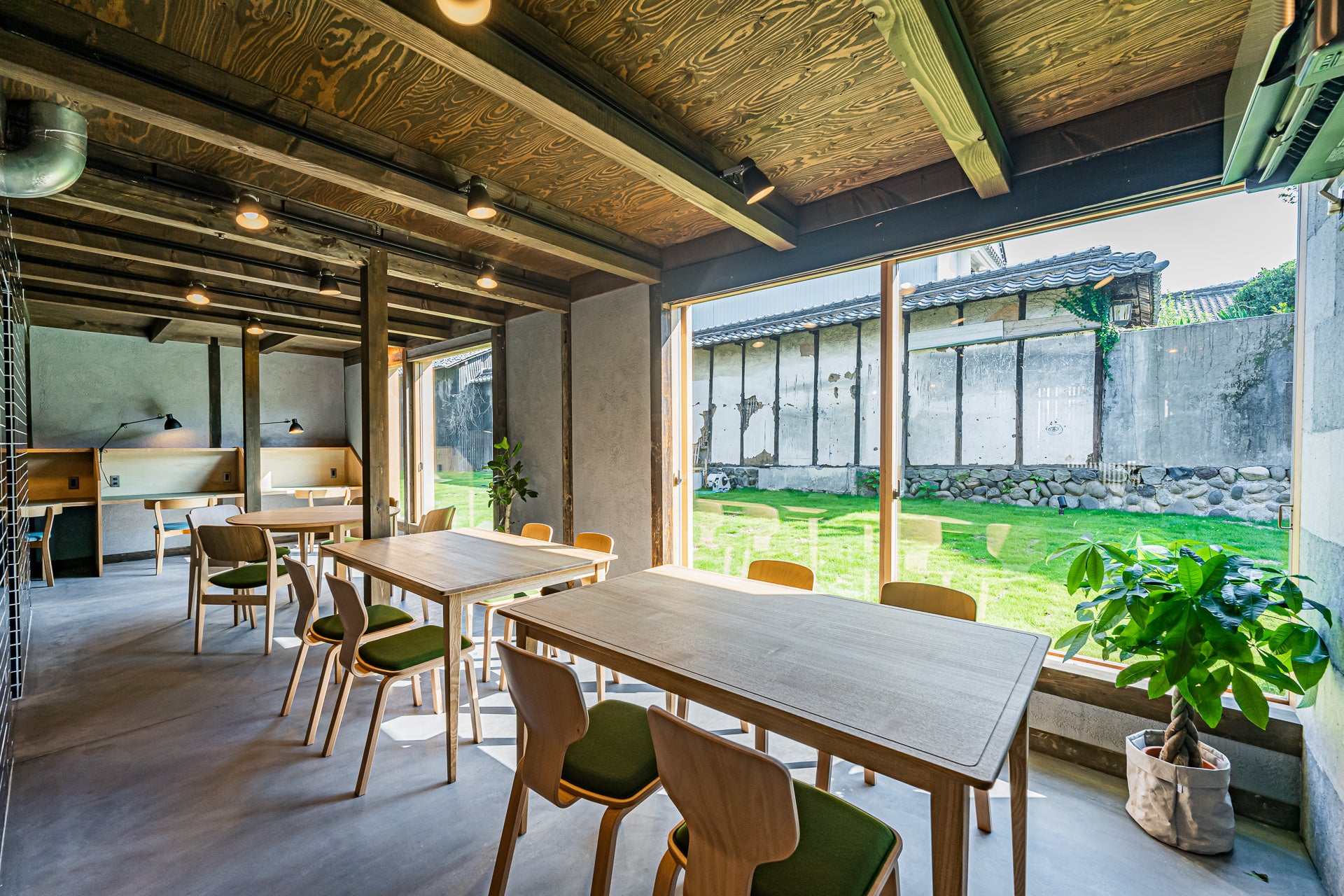 1階のコワーキングスペース