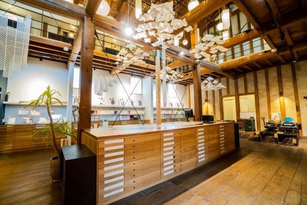 感性を刺激する和紙専門店「Washinary」