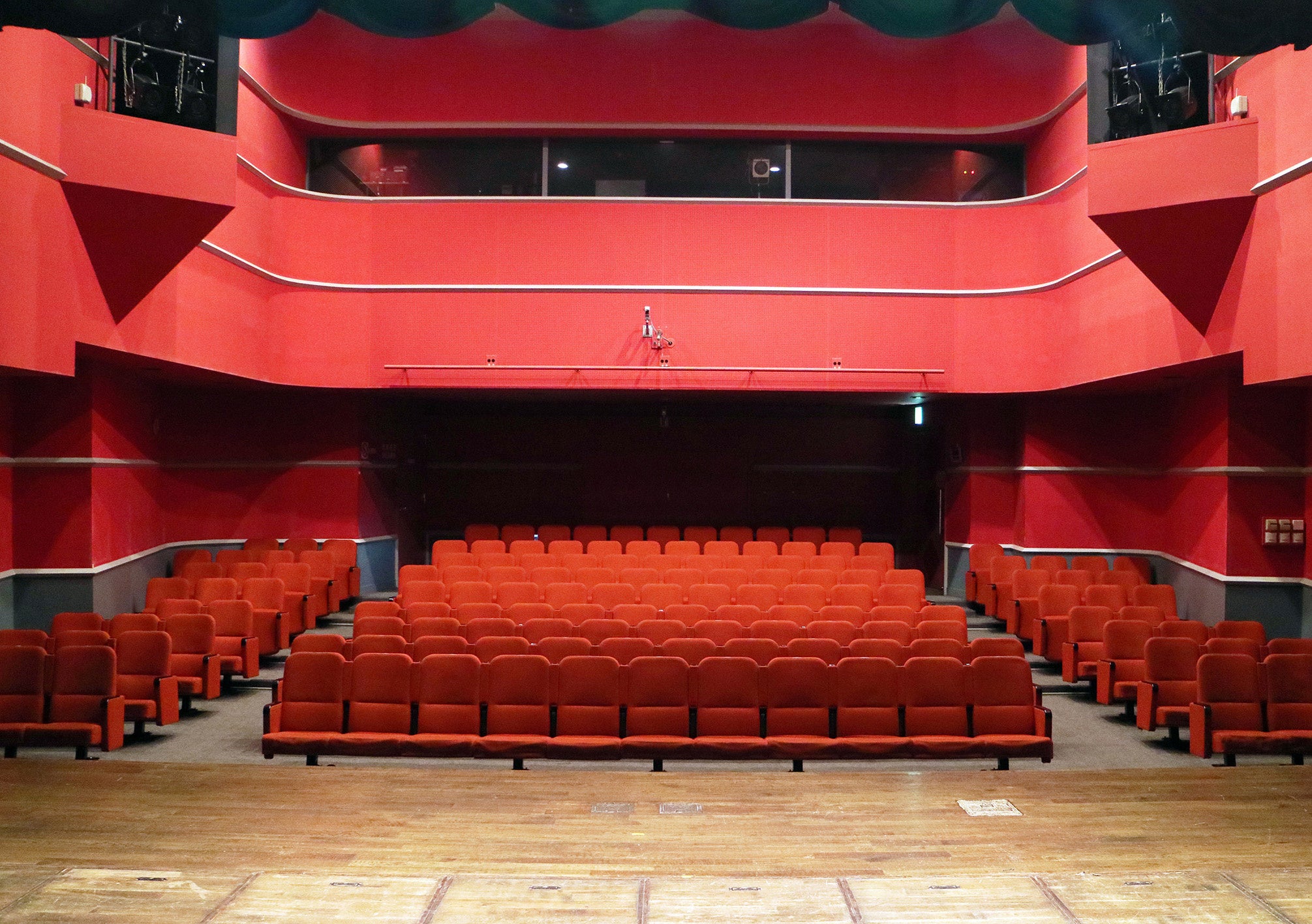 あかいくつ劇場