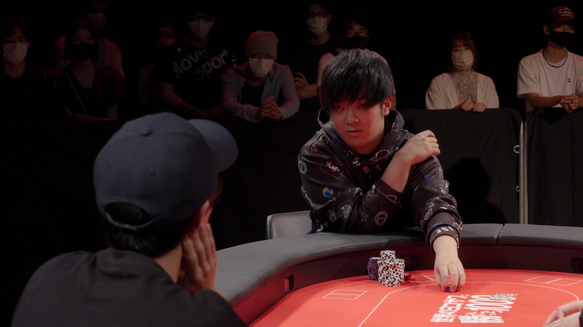 世界のヨコサワ vs 1000人の頂点に立った挑戦者のヘッズアップ(1対1)の様子