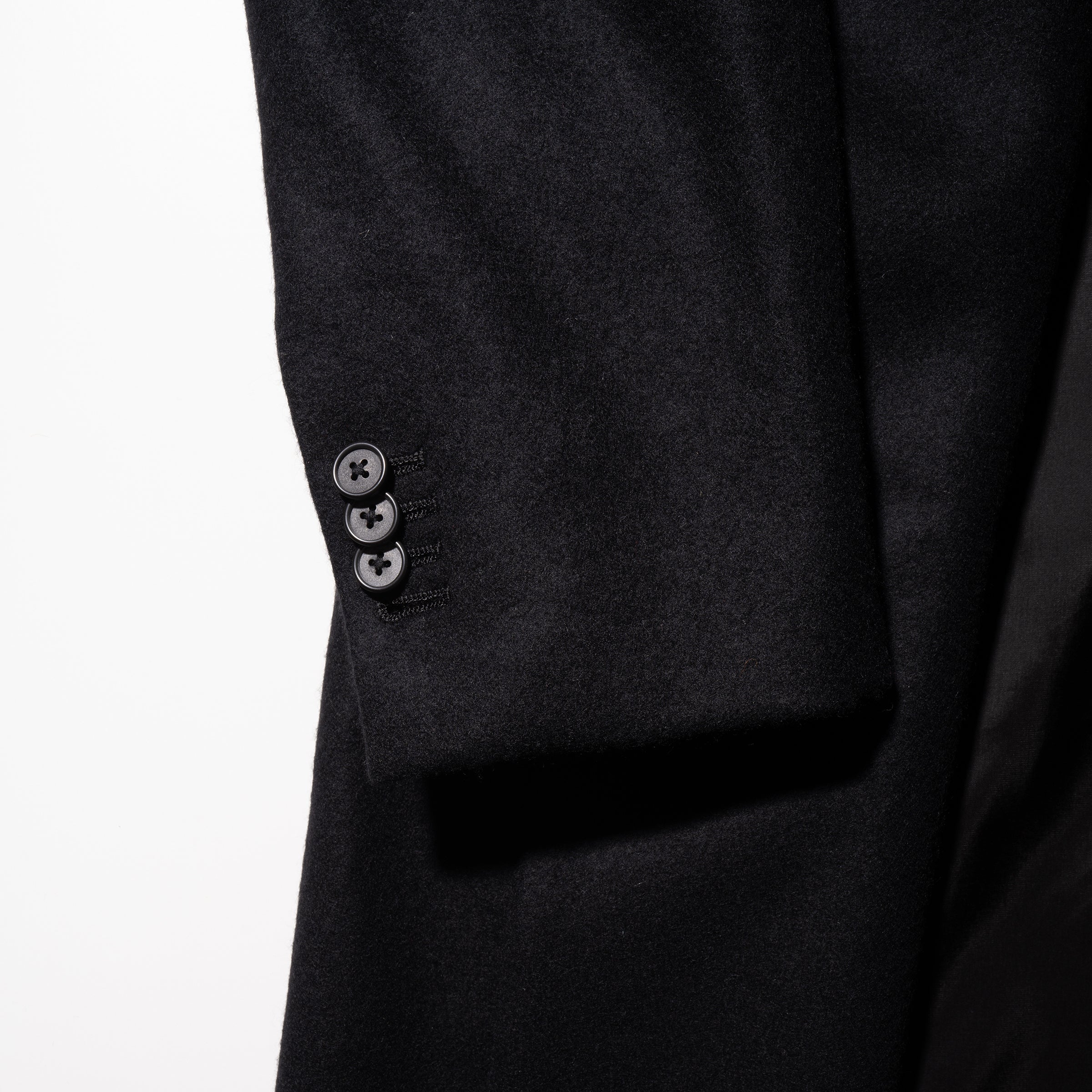 MOVB初！「カシミヤブレンドコート」が登場！外苑前のセレクトショップ