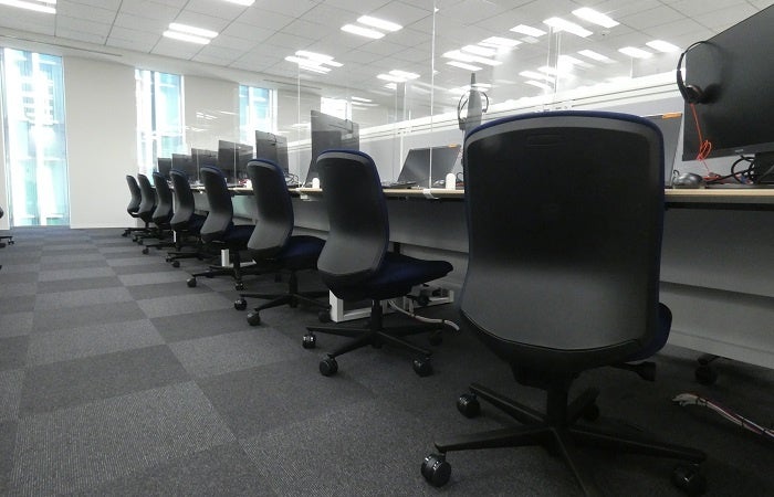 新たにオープンした、株式会社かんでんCSフォーラム『福岡中洲センター』の執務室