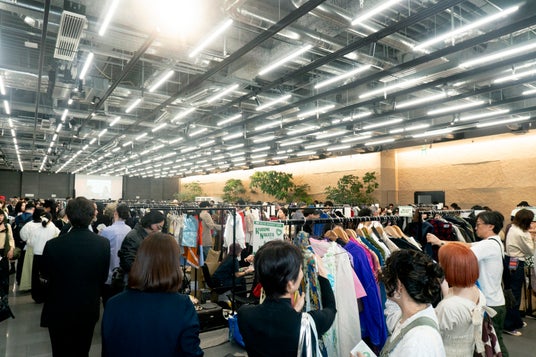 1日で約1800名が来場!「WWDJAPAN REUSE MARKET 2026 SPRING」事後レポート 来場者の88%以上がリユースへの関心向上を実感、ファッション業界人が集う体験型フリマの熱狂 1日で約1800名が来場!「WWDJAPAN REUSE MARKET 2026 SPRING」事後レポート 来場者の88%以上がリユースへの関心向上を実感、ファッション業界人が集う体験型フリマの熱狂