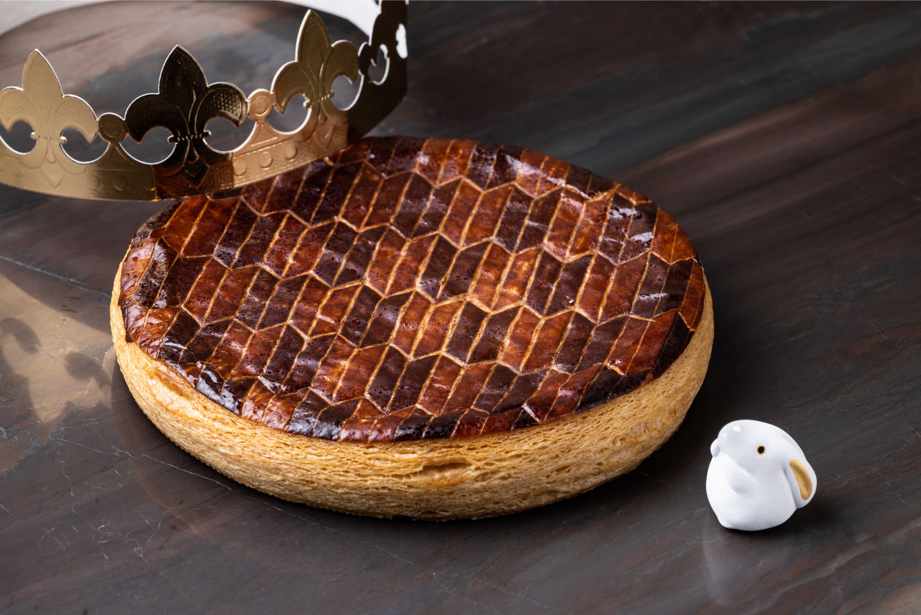 島田耕園人形工房の陶器の干支飾り付き