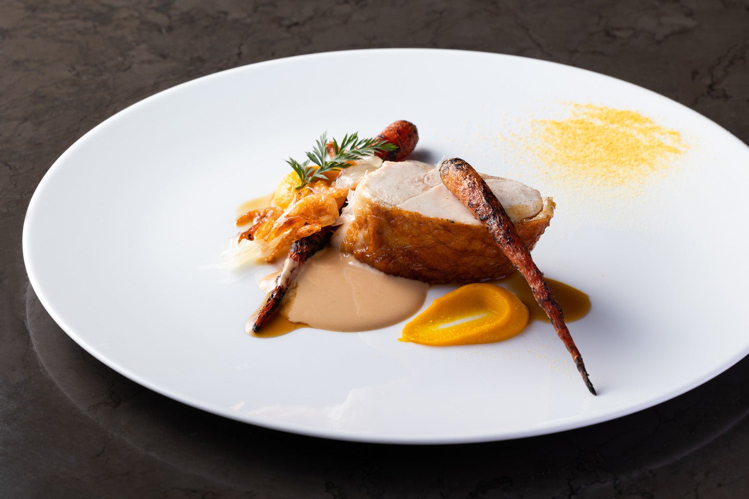 素材を生かしたアレンジを堪能できる「京地どりのロースト」