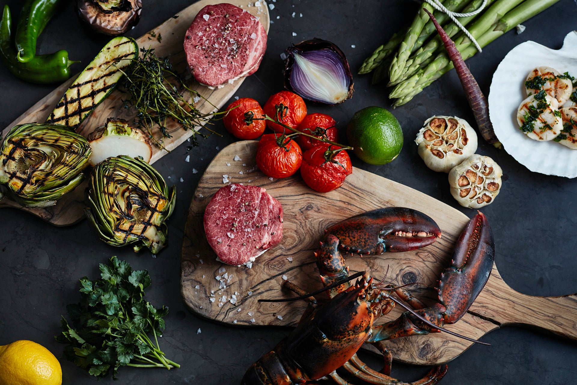 シェフ厳選のこだわり食材と当ホテルでしか味わえない景色を存分にお楽しみください　（イメージ）