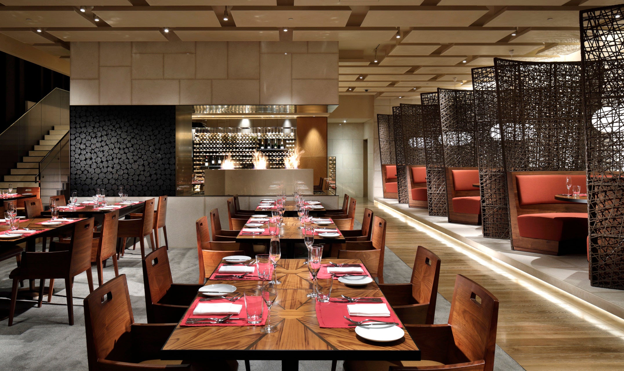 レストラン「ブラッスリー」