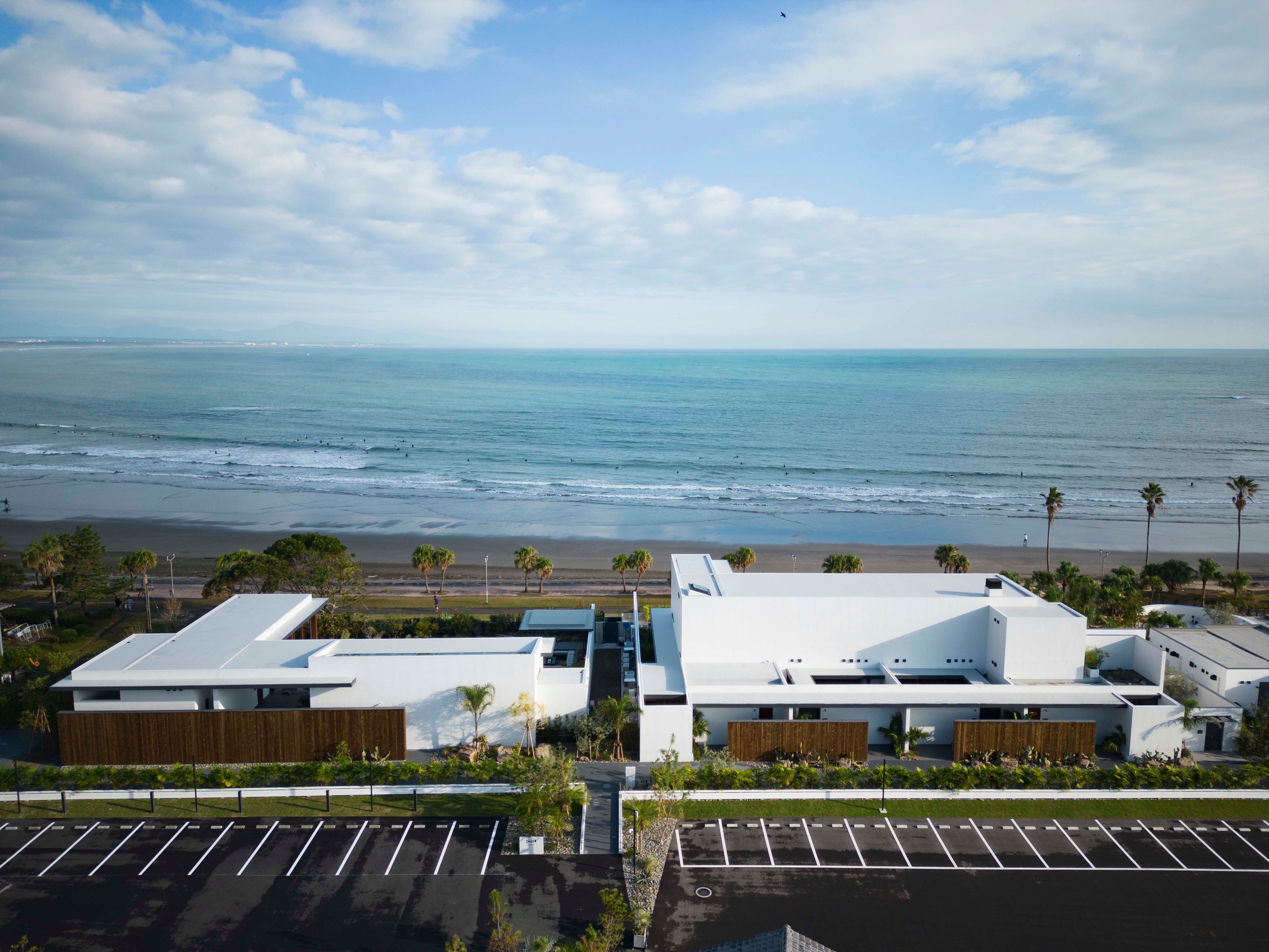 NOT A HOTEL AOSHIMA 外観