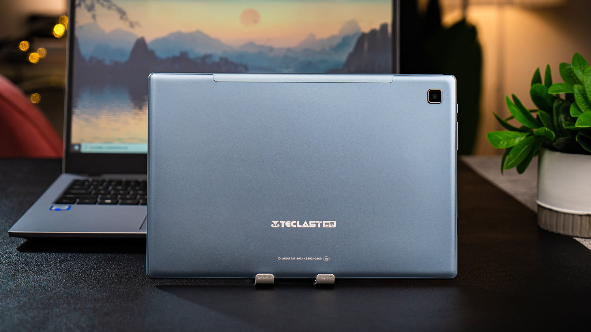 TECLAST 2in1タブレット 美品 TECLAST 2in1 Tablet - メルカリ