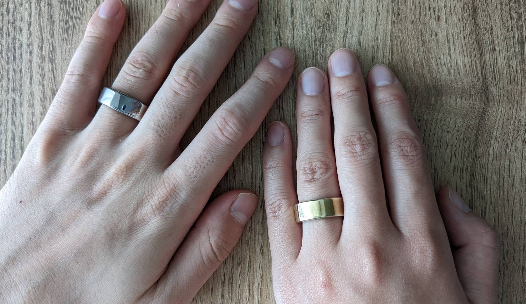 オーラリングを付けたおふたり