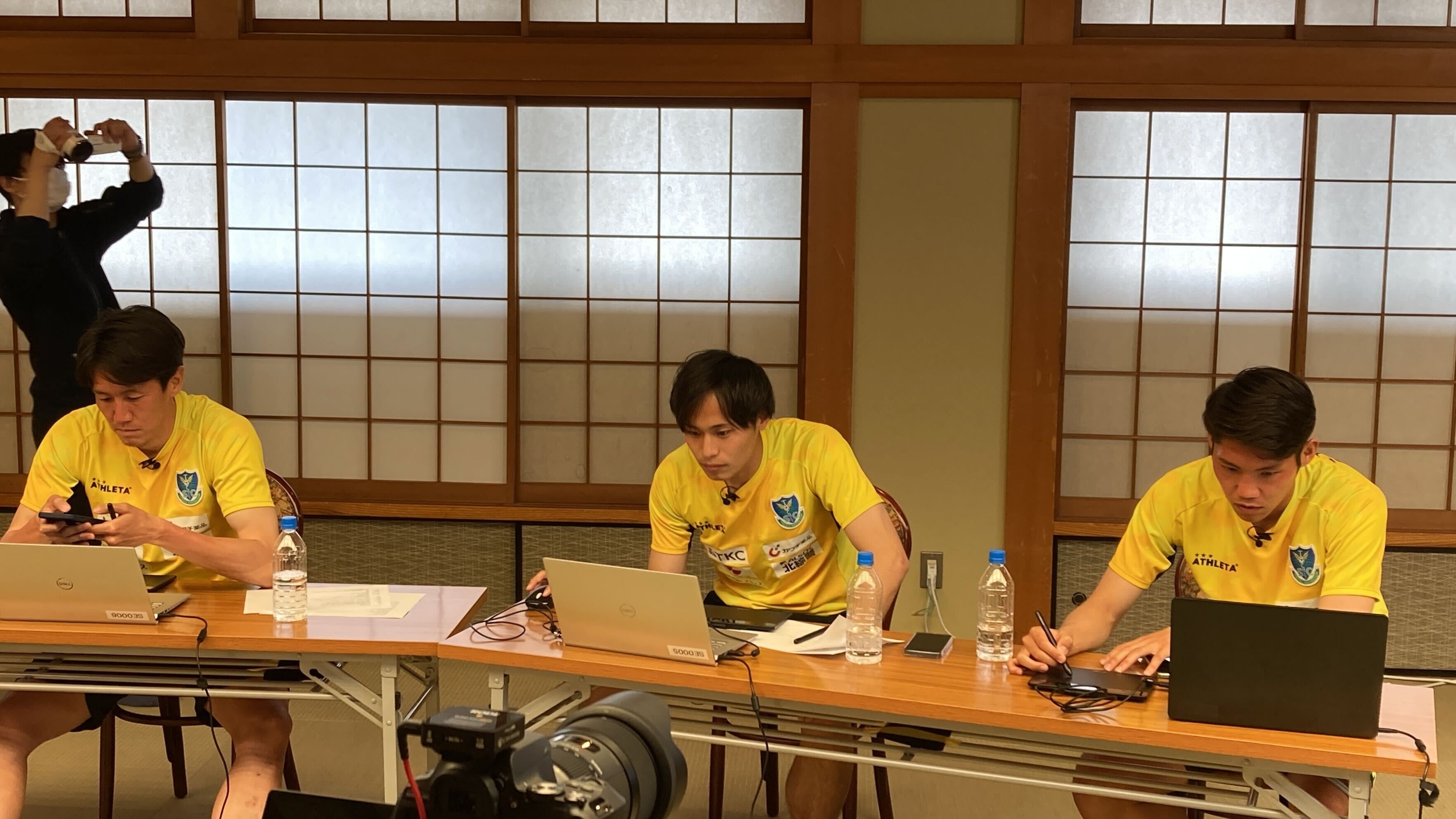 左から矢野選手、森選手、小野寺選手